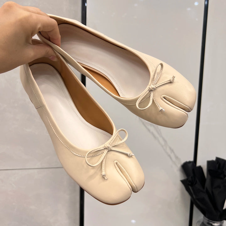 Women Flat Split Toe Shoes