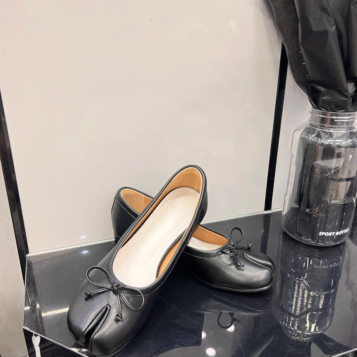 Women Flat Split Toe Shoes