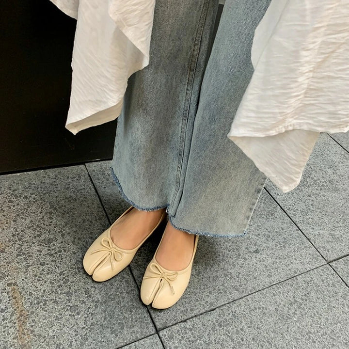 Women Flat Split Toe Shoes