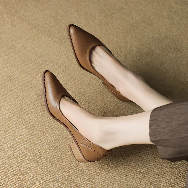 C20 - POINTED TOE SHOES & SANDALS