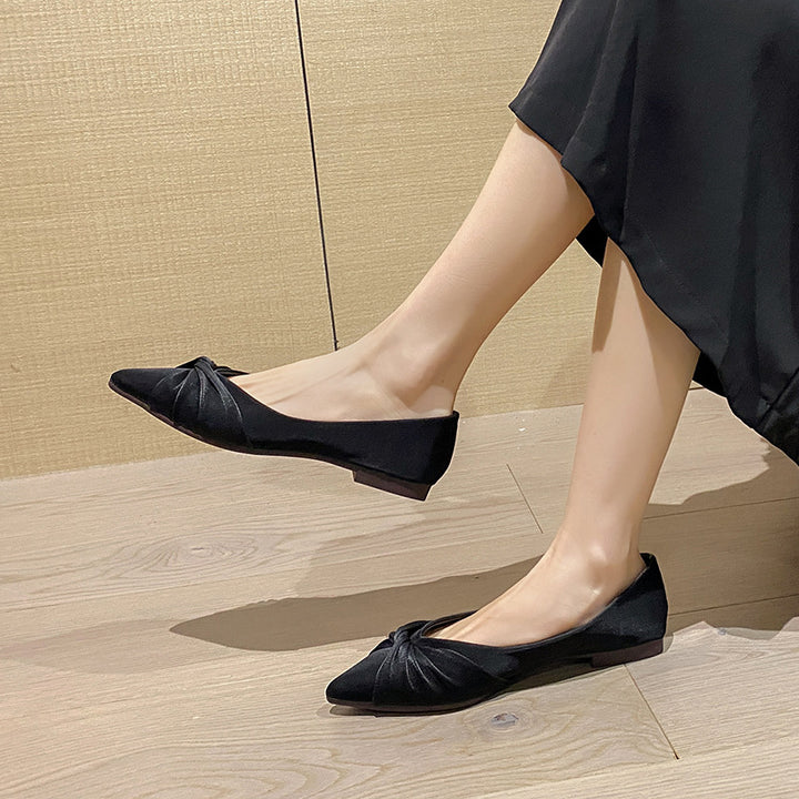 Pointed Flat Pumps