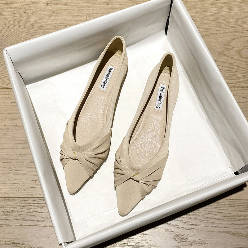 Pointed Flat Pumps