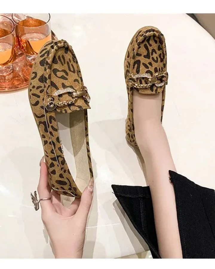 Chain Strap Flat Bottom Leopard Loafers