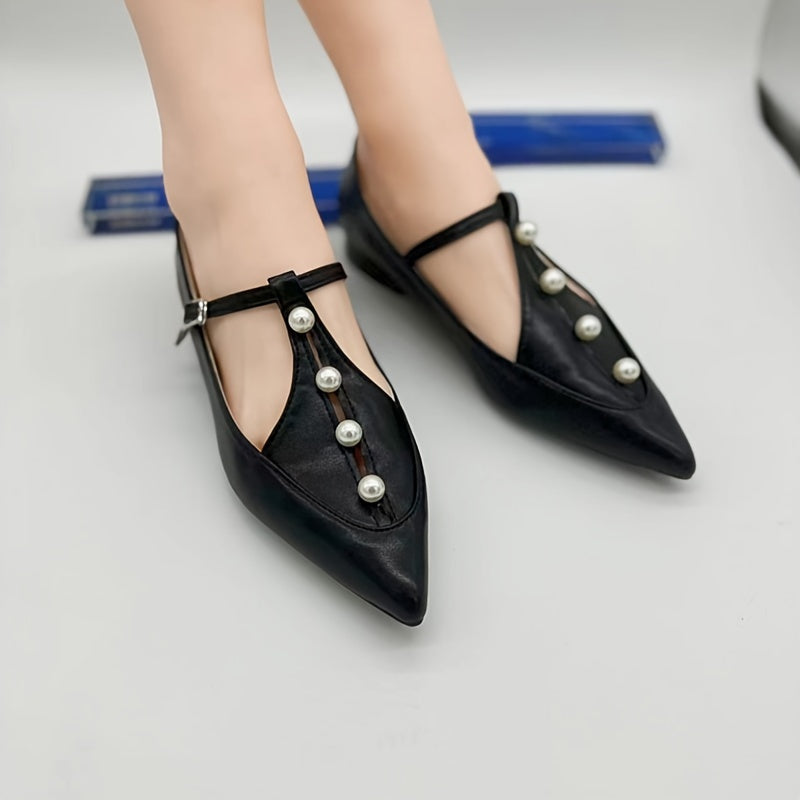 Retro Pearls Pointed Low Pumps