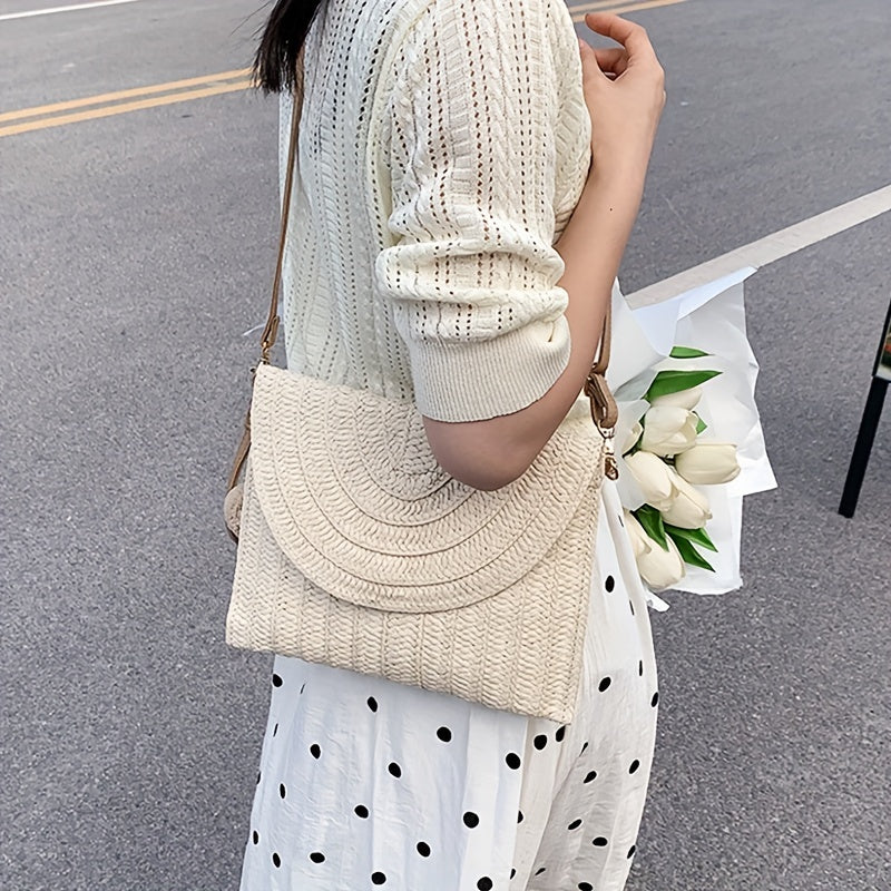 Elegant Handwoven Straw Clutch Bag