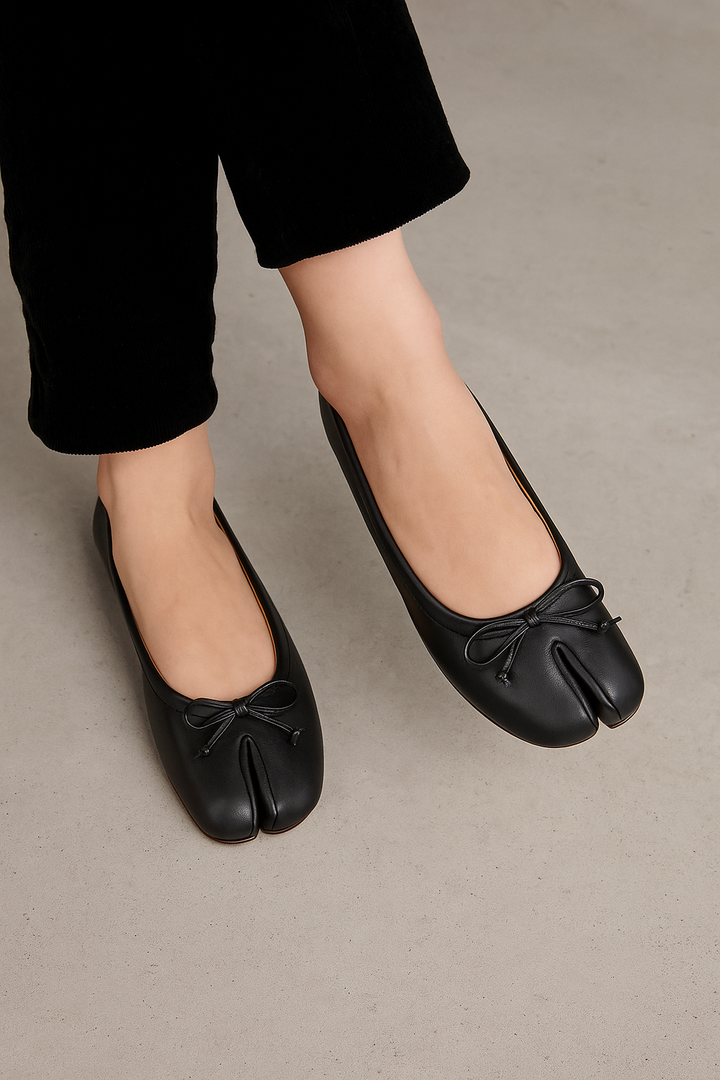 Women Flat Split Toe Shoes