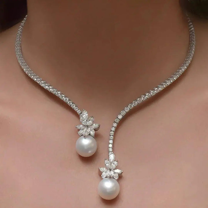 Shiny Pearls Necklace