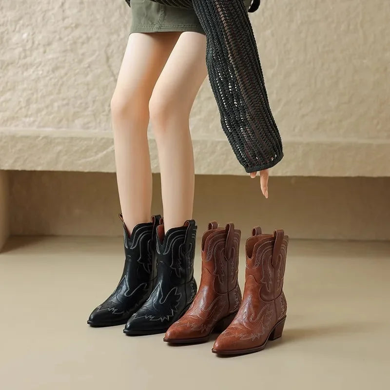 Retro Embroidered Western Boots