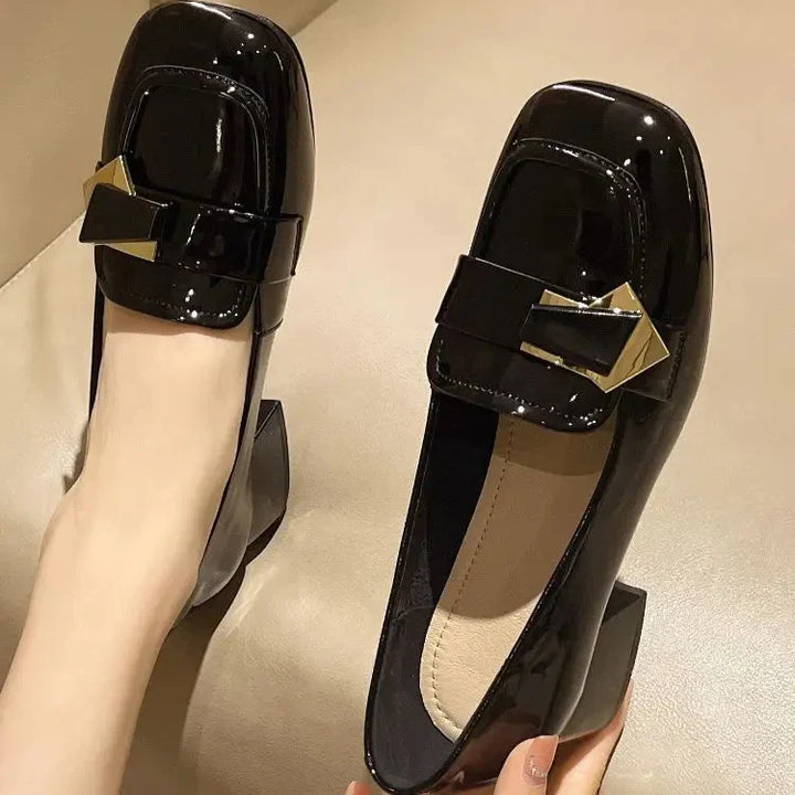 Glossy Bow Loafer Pumps