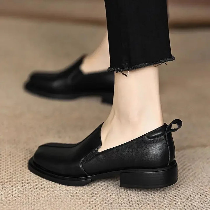 Low-heeled Boots