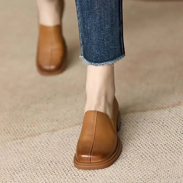 Low-heeled Boots
