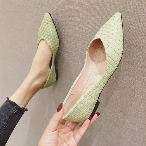 Shallow Mouth Pointed Shoes