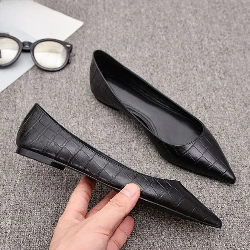 Pointed Flat Bean Shoes