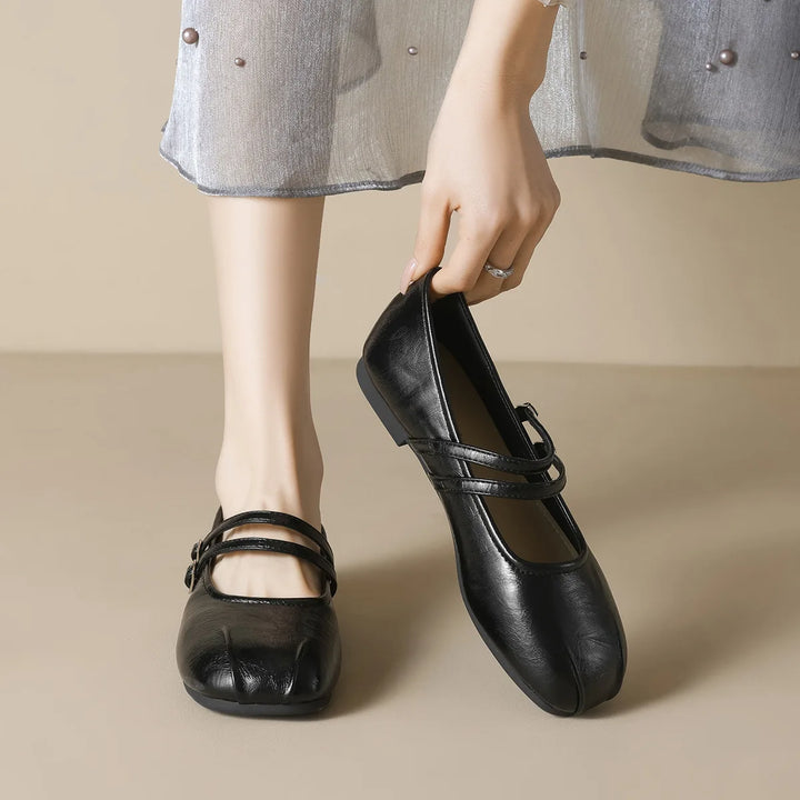 Round toe design Mary Janes Shoes