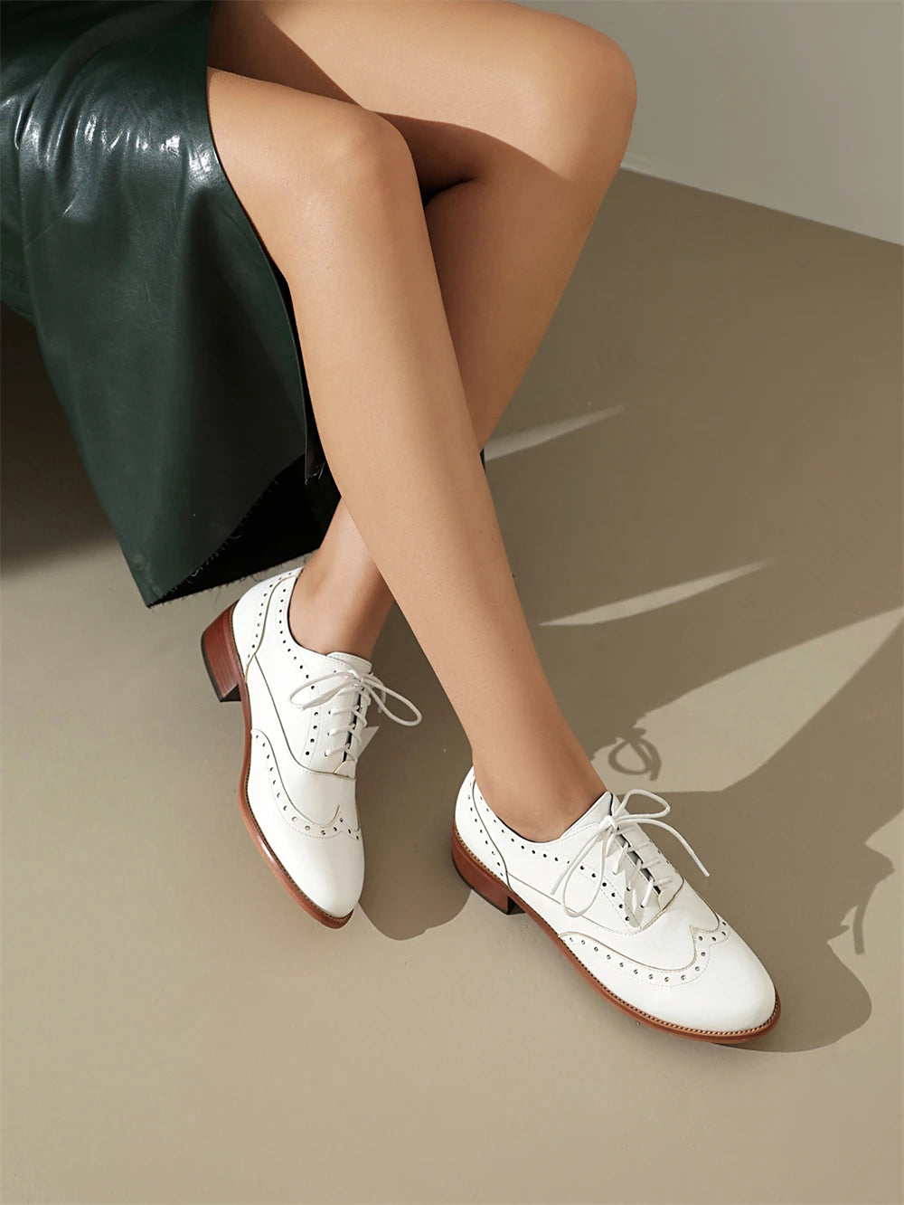 Vintage Style Casual Lace Up Brogue Shoes
