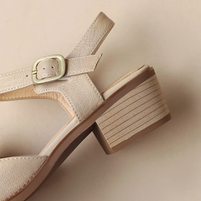 Large Headed Middle Heel Sandals