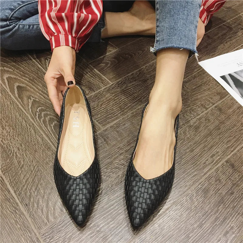 Shallow Mouth Pointed Shoes