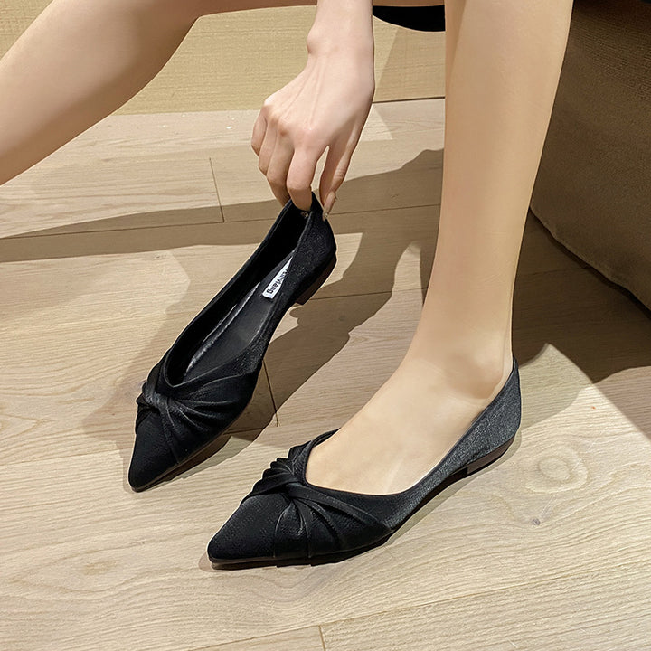 Pointed Flat Pumps