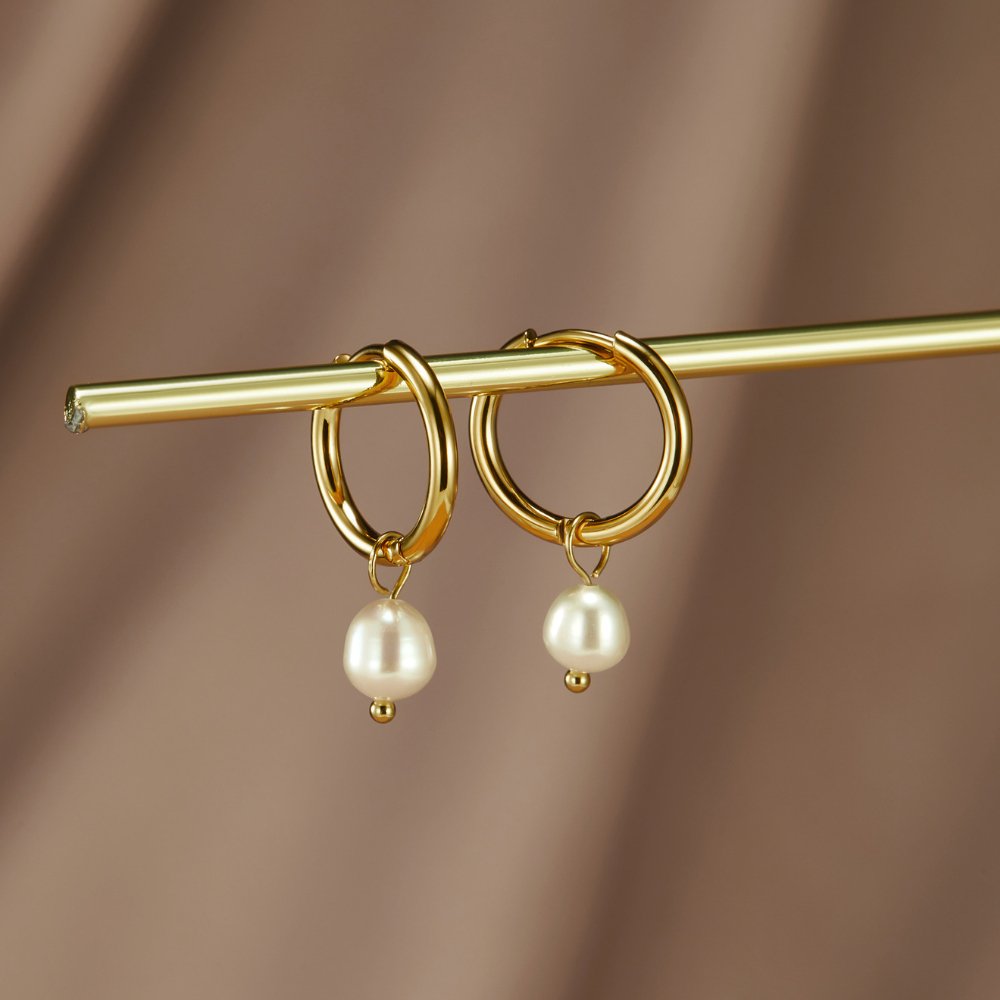 Minimal Pearl Earrings