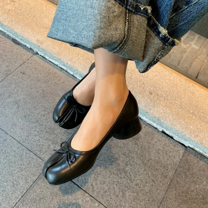 Women Flat Split Toe Shoes