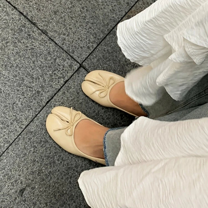 Women Flat Split Toe Shoes